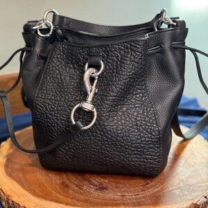 Vince Camuto Ames Crossbody Bucket Bag in Black (Nero)